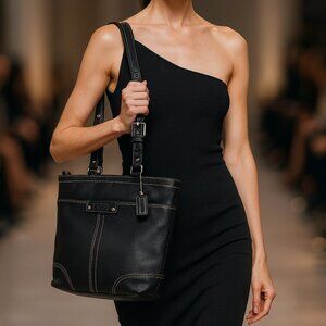 Coach Black Pebbled Leather Tote Bag Women’s Shoulder Bag Silver Hardware Buckle